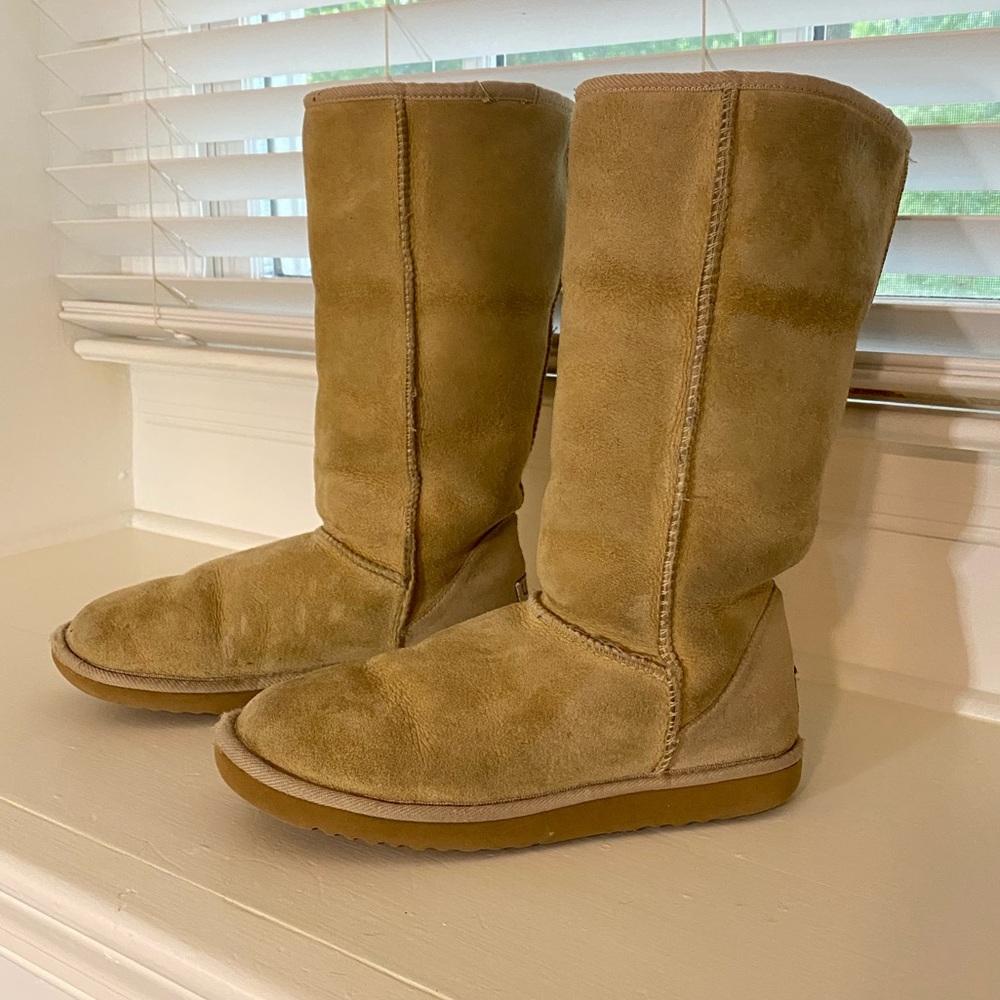Size 8 tan ugg boots
